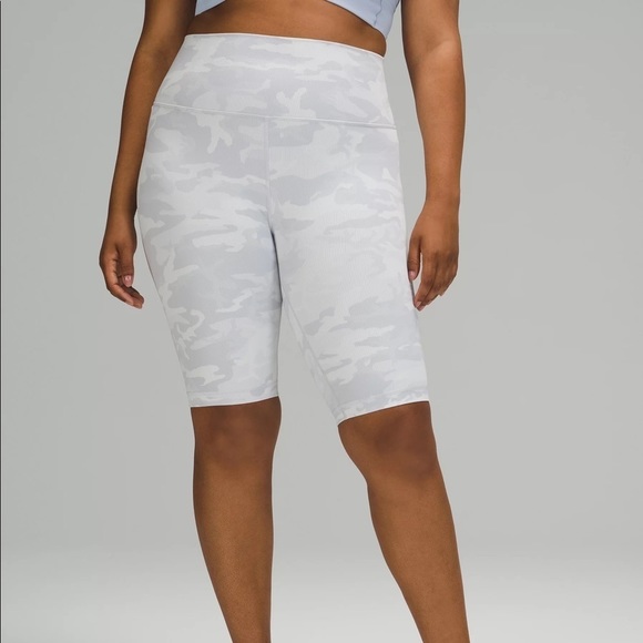 Lululemon Wunder Under 10” Biker Shorts - Picture 2 of 9